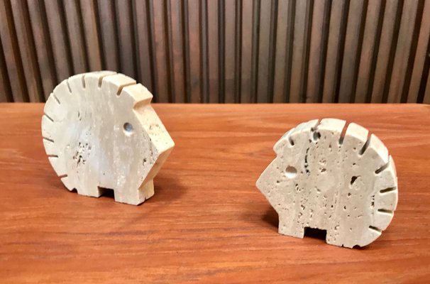 Italian Brutalist Travertine Hedgehog Figurines or Table Sculptures from Fratelli Mannelli, 1970s, Set of 2-JP-965100