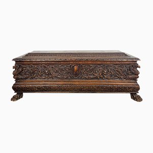 Italian Chest with Carved Claw Feet, 17th Century-HLV-2033106