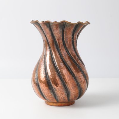 Italian Hammered Copper Vase by Emilio Casagrande, 1930s-IXK-1738917