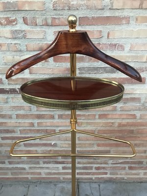 Italian Hollywood Regency Brass and Wood Valet Stand Dressboy, 1970s-NOU-742165