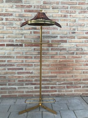 Italian Hollywood Regency Brass and Wood Valet Stand Dressboy, 1970s-NOU-742165