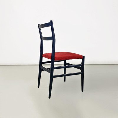 Italian Light Chair in Wood and Red Fabric by Gio Ponti for Cassina, 1951-GDD-1743381