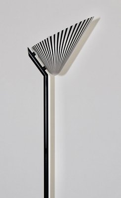 Italian Modern Black and White Glass Floor Lamp with Tube Steel Stem, 1980s-NB-764690