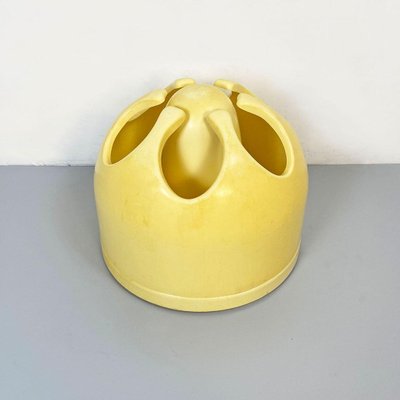 Italian Space Age Pistil Shape Light Yellow Plastic Umbrella Stand, 1970s-GDD-1179984