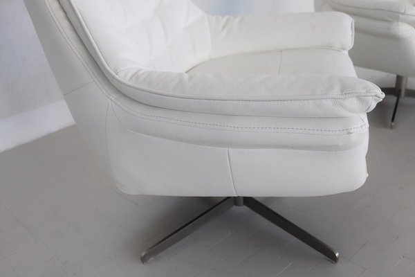 Italian Swivel Armchairs in White Leather, 1980s, Set of 2-VNE-990259