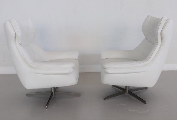 Italian Swivel Armchairs in White Leather, 1980s, Set of 2-VNE-990259