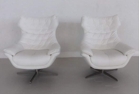 Italian Swivel Armchairs in White Leather, 1980s, Set of 2-VNE-990259