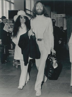 John Lennon and Yoko Ono, 1970s, Black and White Photograph-DYV-1310173