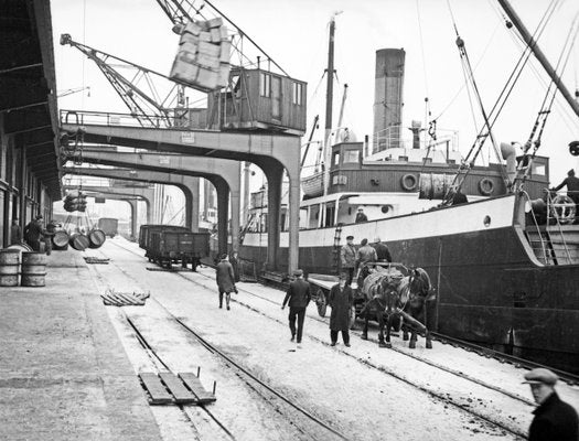 Karl Heinrich Lämmel, Cargo Quay Near the Bridge at the Harbor, Germany, 1934, Photograph-DYV-1073500