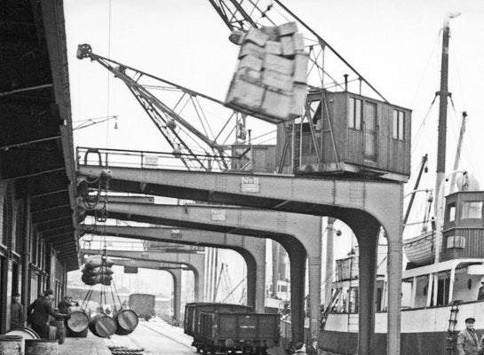 Karl Heinrich Lämmel, Cargo Quay Near the Bridge at the Harbor, Germany, 1934, Photograph-DYV-1073500