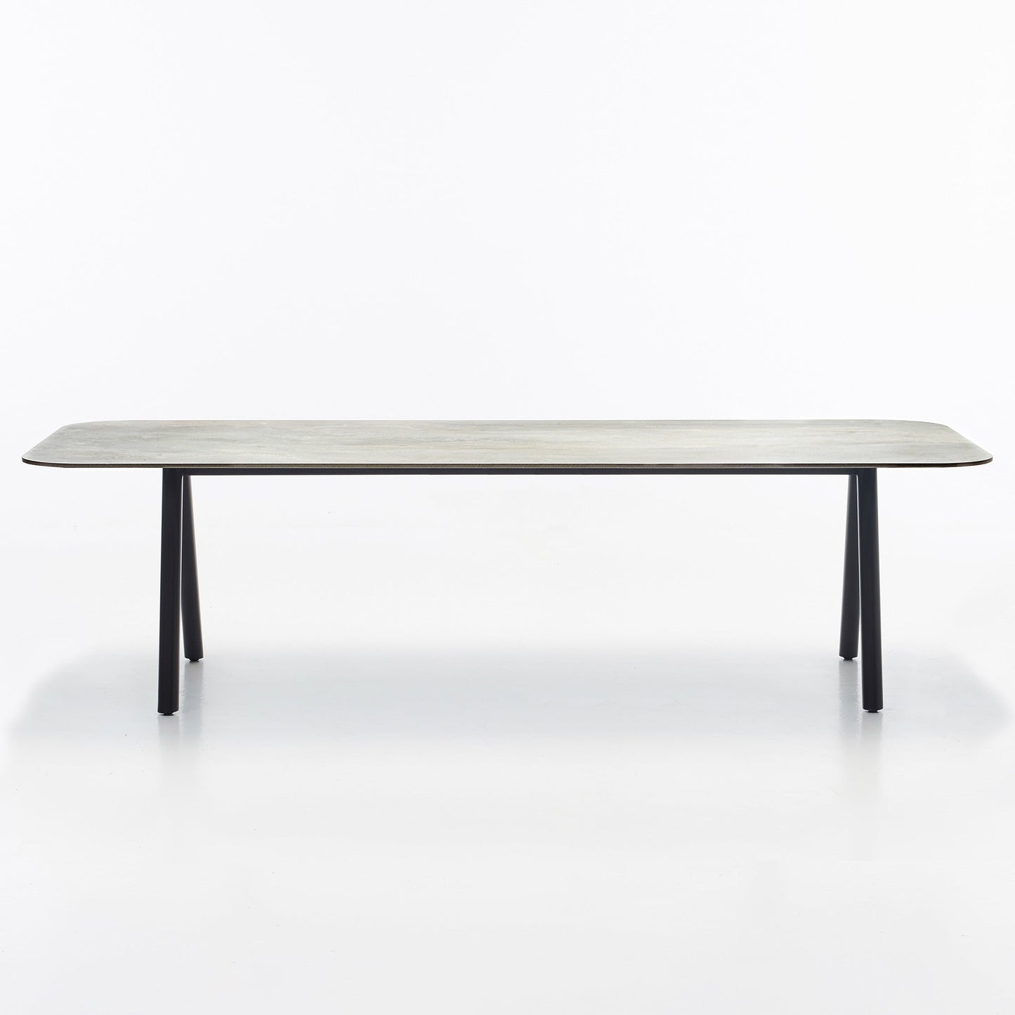 Ceramic Dining Table Kodo by Vincent Sheppard #FOSSIL GREY/CERAMIC FLINT