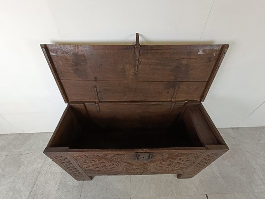 Large Flemish Oak Chest, 1700-IRH-1819290