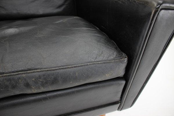 Leather Wingback Lounge Chair, 1970s-TZ-802197