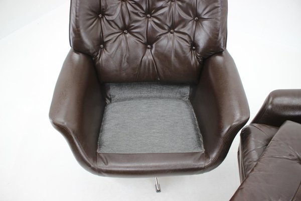 Leatherette Swivel Lounge Chair, 1970s-TZ-1057397