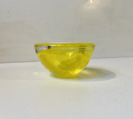 Lemon Atoll Art Glass Bowl by Anna Ehrner for Kosta Boda, 1980s-LCR-2043872