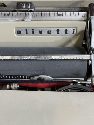 Lettera 22 Typewriter from Olivetti-BNU-1276620