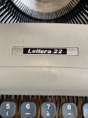 Lettera 22 Typewriter from Olivetti-BNU-1276620