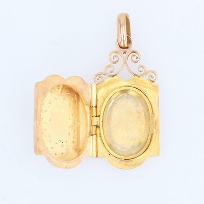 Little Antique French Chiseled Medallion in 18K Rose Gold-OLU-1229991