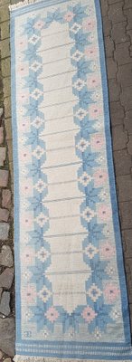 Long Swedish Blue and White Röllakan Rug by Elsa Ekholm, 1950s-QDP-1393185