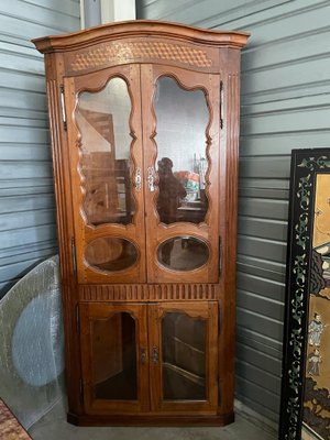 Louis XV Walnut Showcase Corner Cabinet with Cubic Marquetry by Oeben, 18th Century-UQL-941883