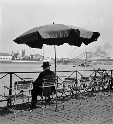 Man by the Rhine 1935, Cologne, 2014-DYV-701373