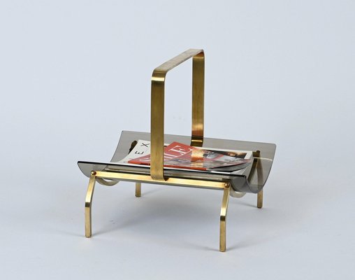 Mid-Century Brass and Smoked Glass Magazine Rack from Fontana Arte, Italy, 1960s-JDR-1195160