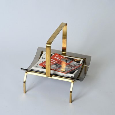 Mid-Century Brass and Smoked Glass Magazine Rack from Fontana Arte, Italy, 1960s-JDR-1195160