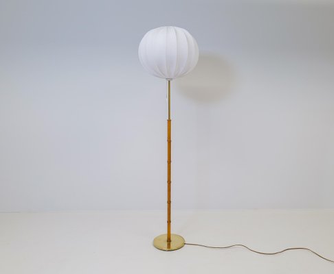 Mid-Century Brass & Oak Floor Lamp from Falkenbergs Belysning, Sweden, 1960s-UYK-1229957