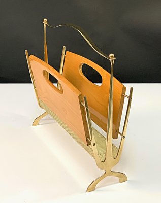 Mid-Century French Brass and Chestnut Wood Magazine Rack by Maison Baguès, 1950s-JDR-1126170