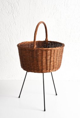 Mid-Century Italian Wicker Basket Magazine Rack with Enameled Iron Base, 1950s-JDR-1126151