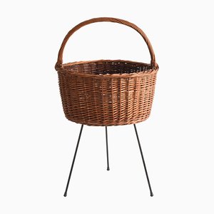 Mid-Century Italian Wicker Basket Magazine Rack with Enameled Iron Base, 1950s-JDR-1126151