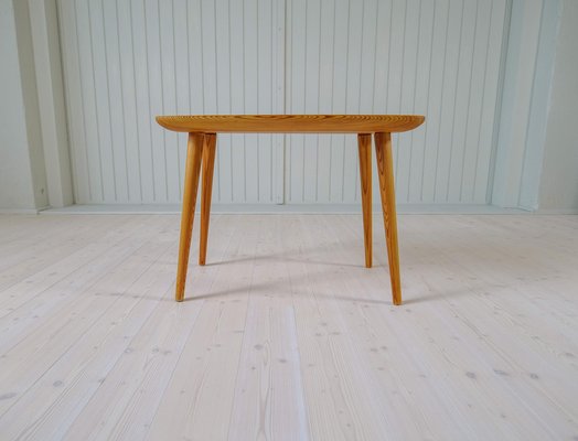 Mid-Century Modern Coffe Table in Pine, Sweden, 1940s-UYK-1706094