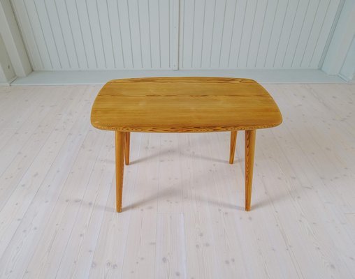 Mid-Century Modern Coffe Table in Pine, Sweden, 1940s-UYK-1706094