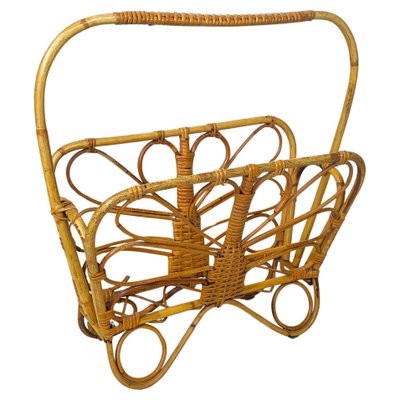 Mid-Century Modern Italian Magazine Rack in Woven Rattan with Handle, 1960s-GDD-1777393