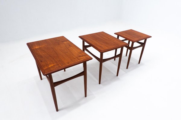 Mid-Century Modern Scandinavian Nesting Tables in Wood, 1960s-FGA-1249634