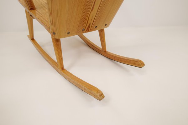 Mid-Century Rocking Chair in Pine from Göran Malmvall, Sweden, 1940s-UYK-1030217