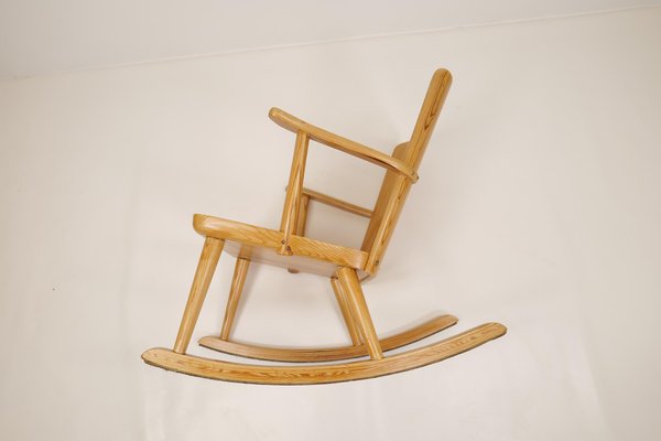 Mid-Century Rocking Chair in Pine from Göran Malmvall, Sweden, 1940s-UYK-1030217