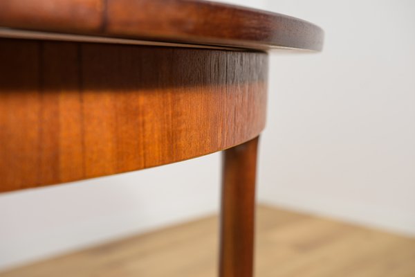 Mid-Century Round Rosewood Extendable Dining Table from McIntosh, United Knigdom, 1960s-NIT-2041136