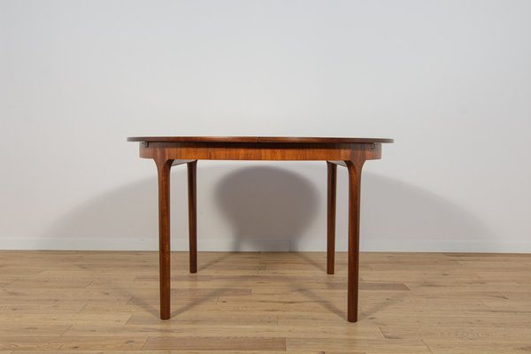 Mid-Century Round Rosewood Extendable Dining Table from McIntosh, United Knigdom, 1960s-NIT-2041136