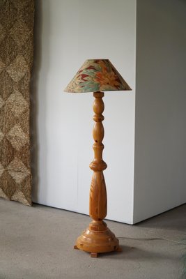 Mid-Century Scandinavian Sculptural Floor Lamp in Solid Pine, 1970s-MXF-1297357