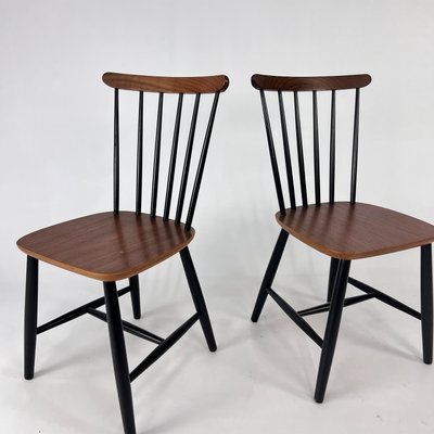 Mid-Century Scandinavian Spindle Back Chairs, 1970s, Set of 2-RMX-2021969