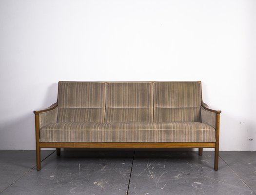 Mid-Century Scandinavian Velvet Sofa in the style of Knoll-VLO-1334941