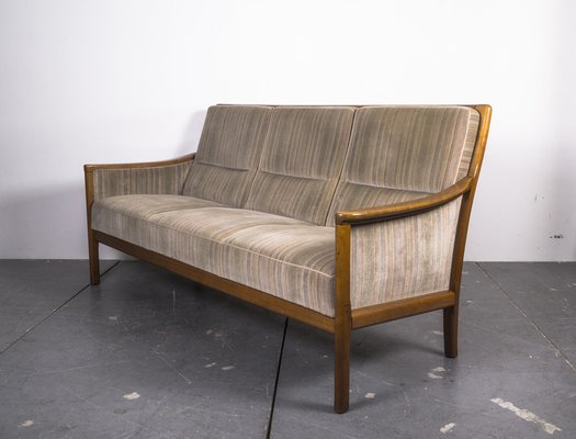 Mid-Century Scandinavian Velvet Sofa in the style of Knoll-VLO-1334941