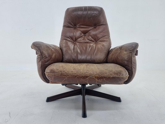 Mid-Century Swivel Leather and Wood Armchair from Göte Möbler Nässjö, Sweden, 1969-TZ-1796094