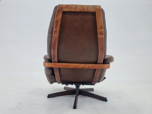 Mid-Century Swivel Leather and Wood Armchair from Göte Möbler Nässjö, Sweden, 1969-TZ-1796094