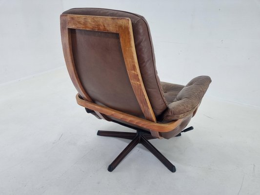 Mid-Century Swivel Leather and Wood Armchair from Göte Möbler Nässjö, Sweden, 1969-TZ-1796094