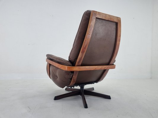 Mid-Century Swivel Leather and Wood Armchair from Göte Möbler Nässjö, Sweden, 1969-TZ-1796094