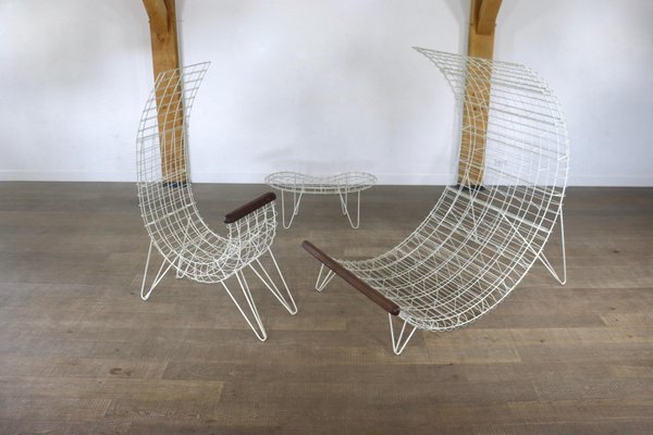 Mid-Century White Metal Sculptural Garden Chairs and Table, Italy, 1970s, Set of 3-ZZP-1373985