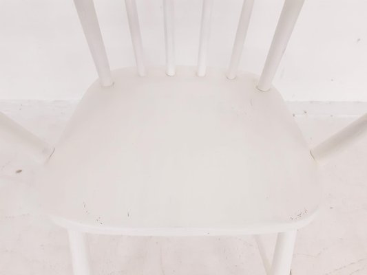 Mid-Century White Spindle Back Armchair-ZO-808199