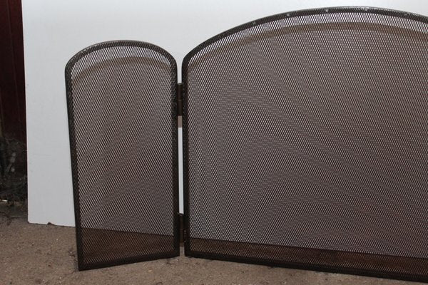 Minimalist Trifold Black Fireplace Screen-NAD-2026010